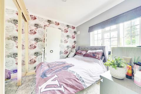 3 bedroom semi-detached house for sale, Lullingstone Crescent, Orpington
