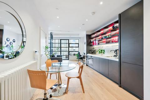 Studio for sale, Defoe House, 123 City Island Way, London, E14
