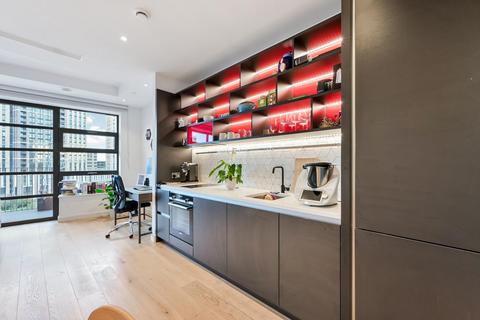 Studio for sale, Defoe House, 123 City Island Way, London, E14