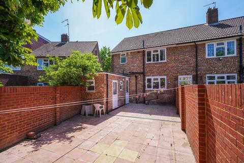 3 bedroom end of terrace house for sale, Darwin Drive, Greenford, UB1 3JY