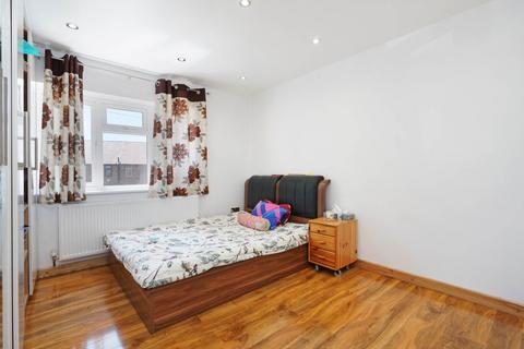 undefined, Darwin Drive, Greenford, UB1 3JY