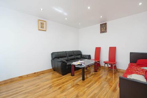 3 bedroom end of terrace house for sale, Darwin Drive, Greenford, UB1 3JY