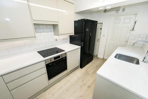 5 bedroom house to rent, Manor 29 Drive, Leeds LS6