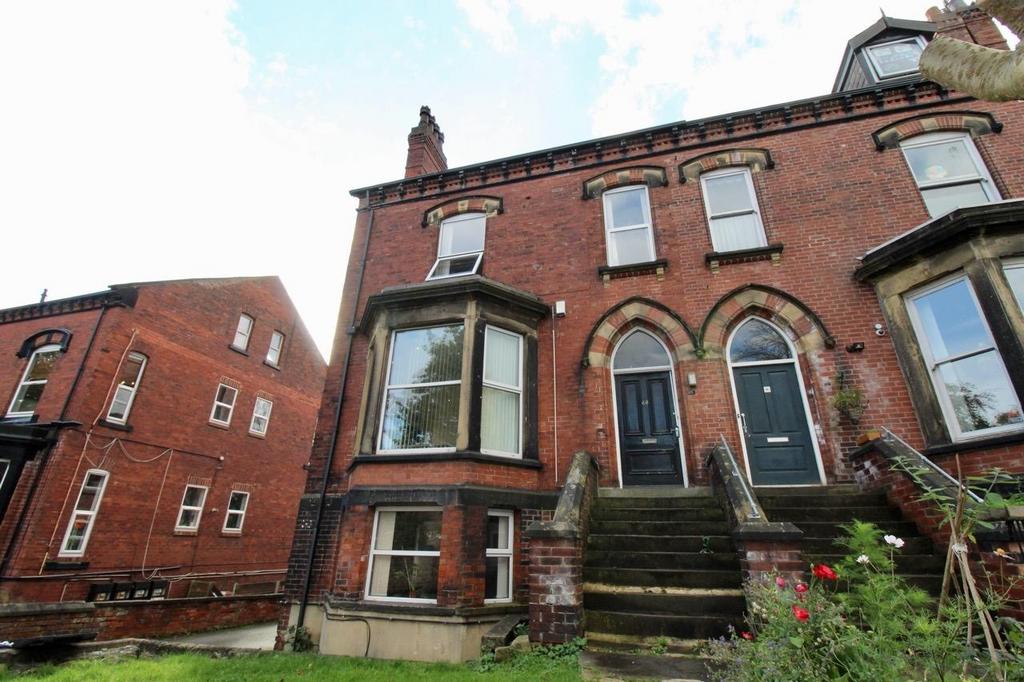 Attractive red-brick period property with bay w...