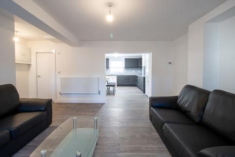 6 bedroom house to rent, Ash Grove, Leeds LS6