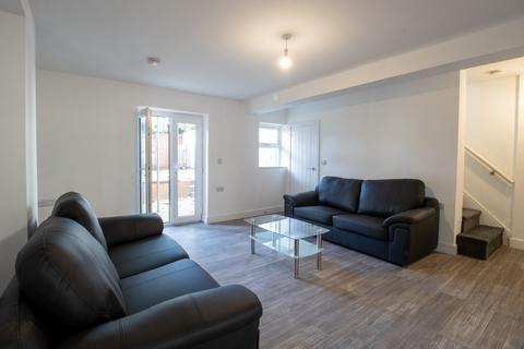 6 bedroom house to rent, Ash Grove, Leeds LS6