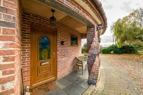3 bedroom detached house for sale, Watton Road, Wretham