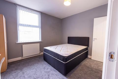 4 bedroom house to rent, Royal Park Rd, Leeds LS6