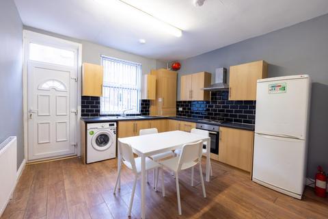 4 bedroom house to rent, Royal Park Rd, Leeds LS6