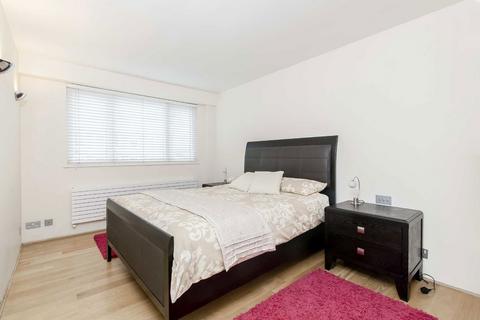 2 bedroom flat to rent, Logan Place, London W8
