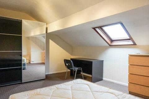 undefined, Cardigan Lane, Leeds LS6