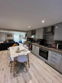 8 bedroom house to rent, Brudenell Road, Leeds LS6