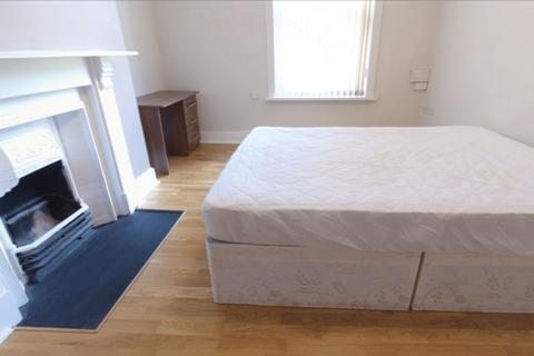 6 bedroom house to rent, ASH GROVE, Leeds LS6