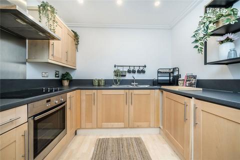 2 bedroom flat for sale, Victoria Road, London W3