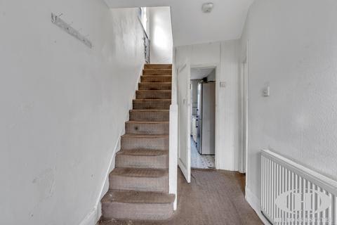 3 bedroom semi-detached house for sale, Clevedon Gardens, Hounslow