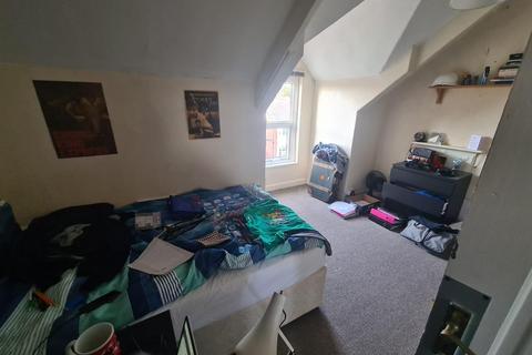 4 bedroom house to rent, Walmsley Road, Leeds LS6