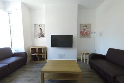 5 bedroom house to rent, Ash View, Leeds LS6