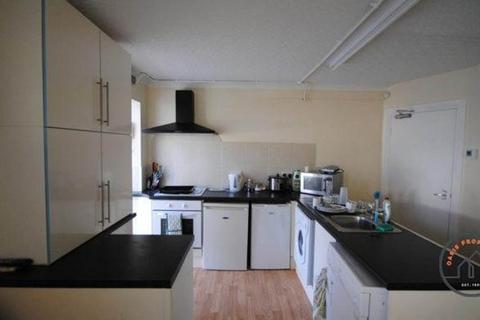 6 bedroom house to rent, Becketts Park Road, Leeds LS6