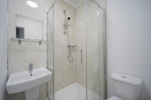 6 bedroom house to rent, Burchett Place, Leeds LS6