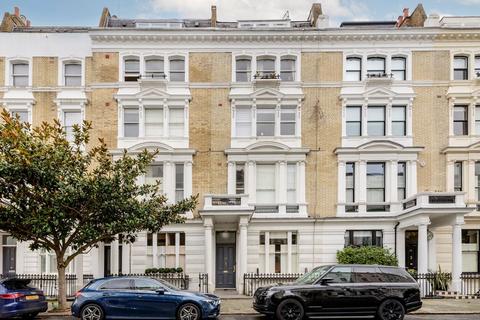 Arundel Gardens, London W11