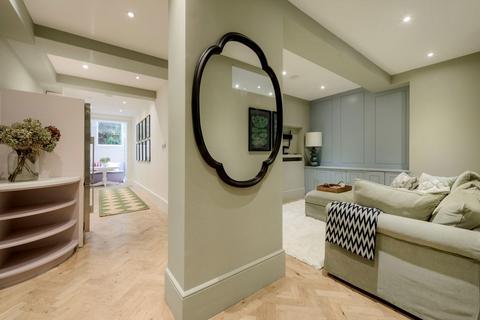 2 bedroom flat for sale, Arundel Gardens, London W11