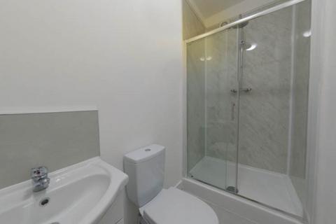 8 bedroom house to rent, Brudenell Road, Leeds LS6