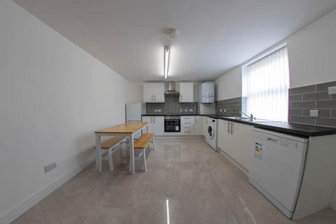 6 bedroom house to rent, Royal Park Avenue, Leeds LS6