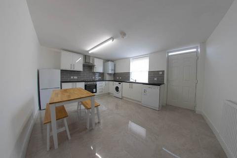 6 bedroom house to rent, Royal Park Avenue, Leeds LS6