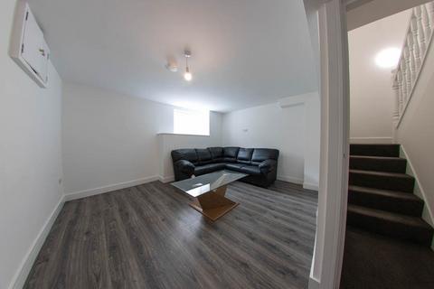 6 bedroom house to rent, Royal Park Avenue, Leeds LS6