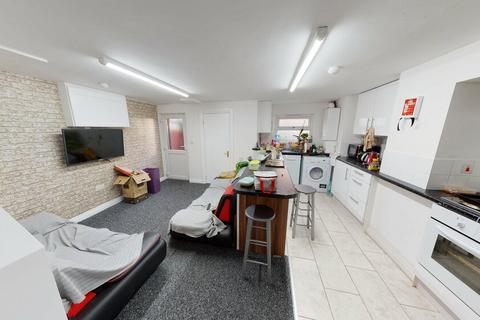 3 bedroom house to rent, Lumley Street, Leeds LS4