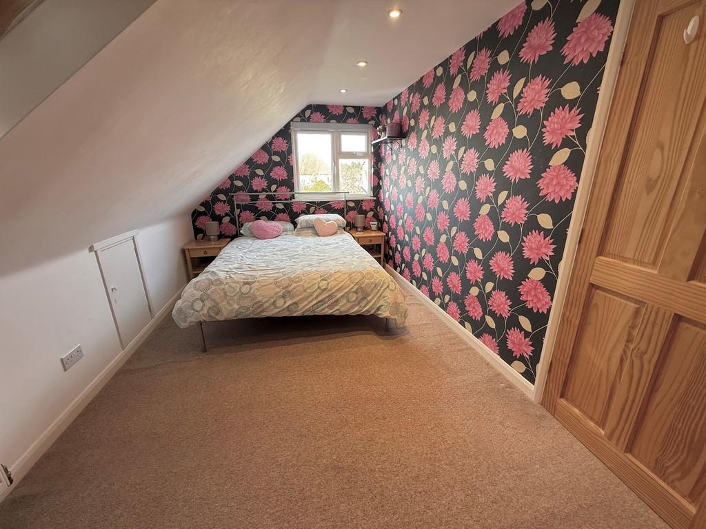 12 Knightscroft Avenue Bedroom 3 1