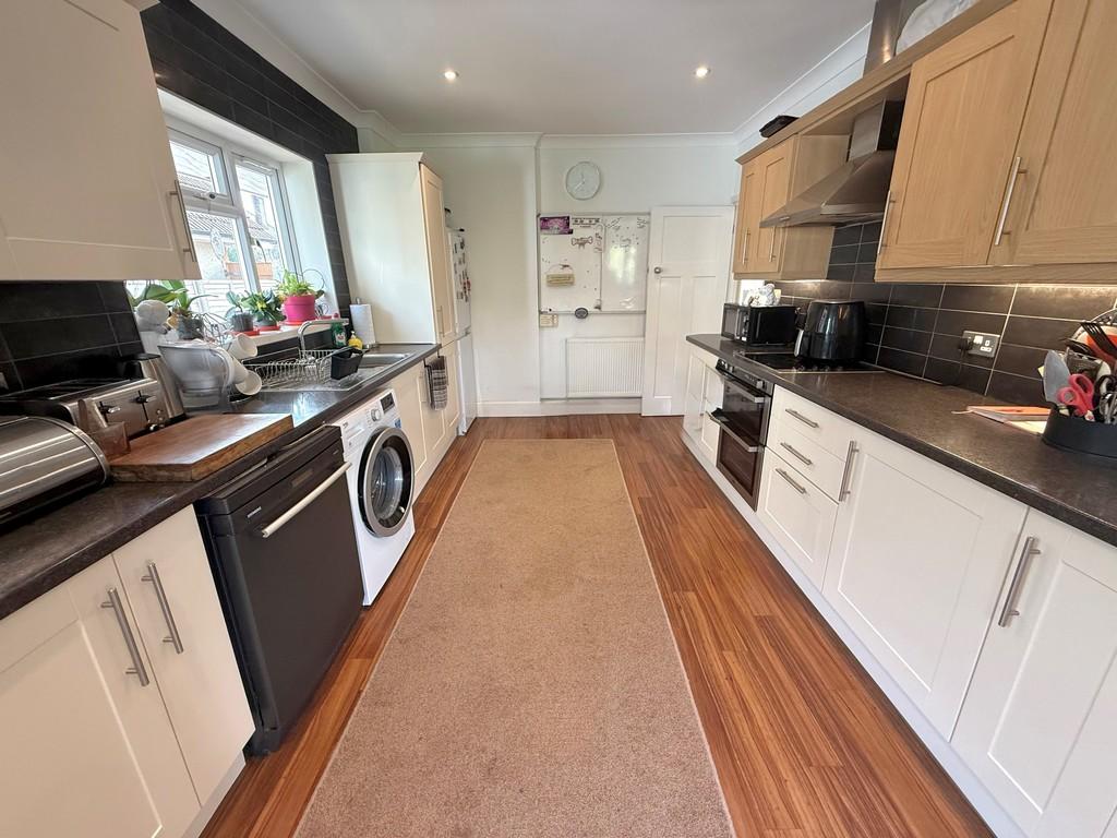 12 Knightscroft Avenue Kitchen 1