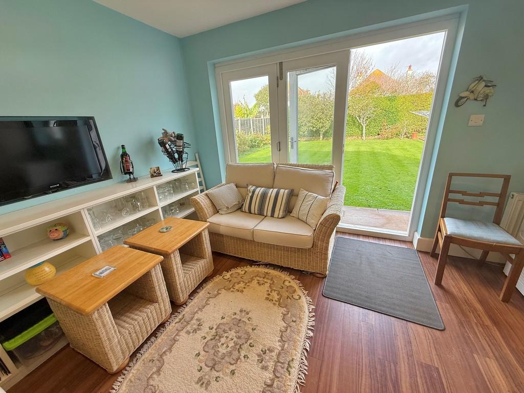 12 Knightscroft Avenue Dining Room 2