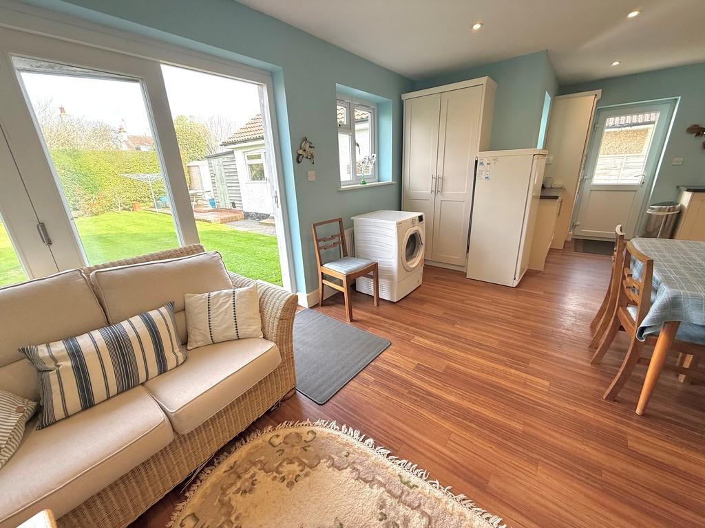 12 Knightscroft Avenue Dining Room 3