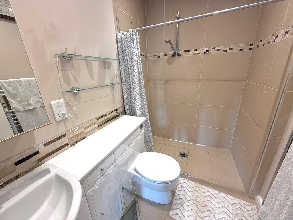 12 Knightscroft Avenue Ground Floor Shower