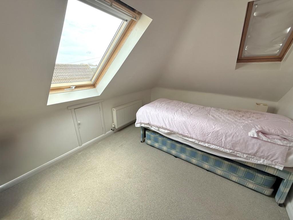 12 Knightscroft Avenue Bedroom 4