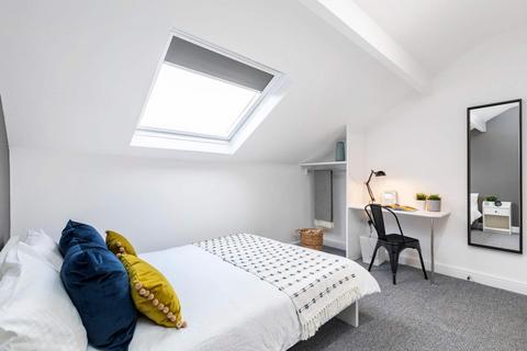 6 bedroom house to rent, School View, Leeds LS6