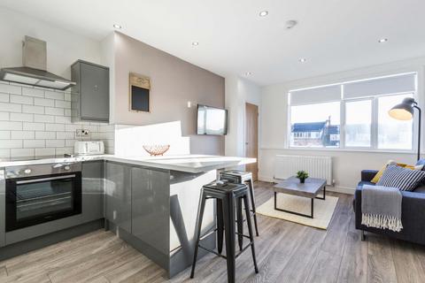 4 bedroom flat to rent, Woodsley Road, Leeds LS2