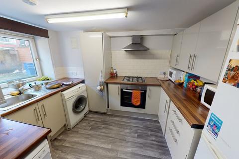 6 bedroom house to rent, Manor 54 Drive, Leeds LS6