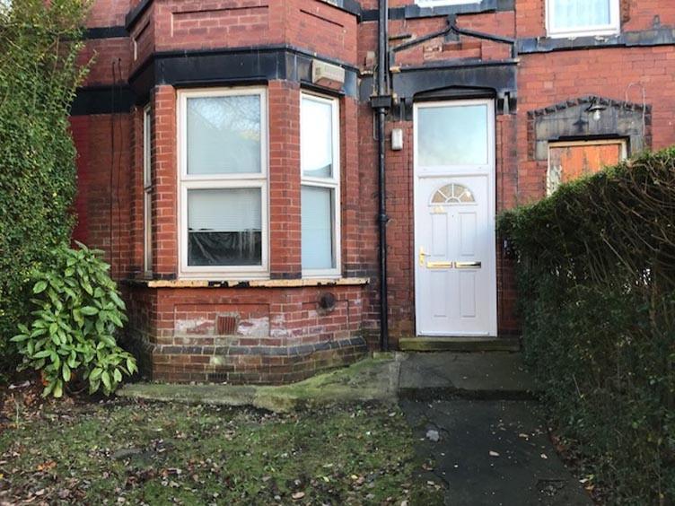 Charming brick-fronted terraced house with a ba...