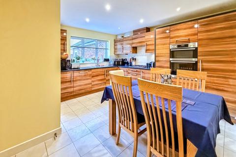 undefined, 5 Cottesbrooke Close, Daventry, NN11 8BF
