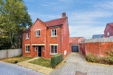 5 Cottesbrooke Close, Daventry, NN11 8BF