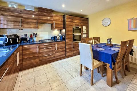 undefined, 5 Cottesbrooke Close, Daventry, NN11 8BF