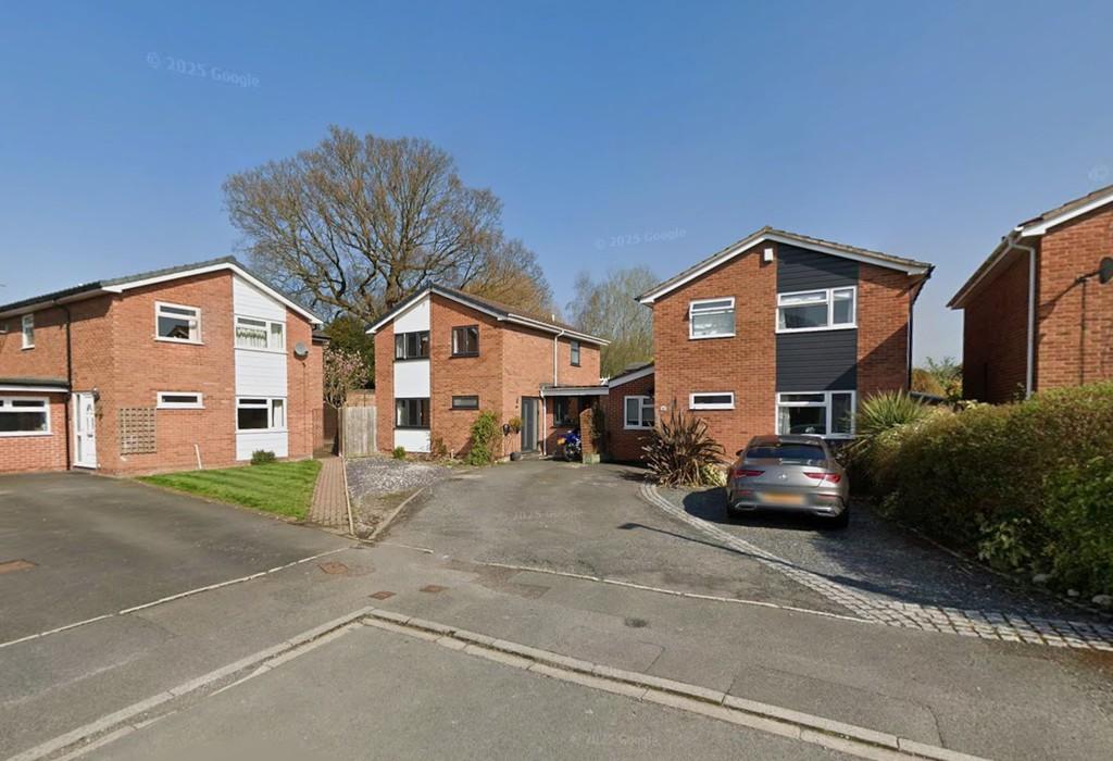 16 Iver Close Front 3