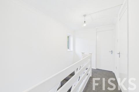 14 Camelot Gardens, Basildon, SS13 1AN