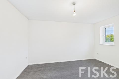 14 Camelot Gardens, Basildon, SS13 1AN