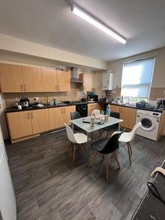 6 bedroom house to rent, Royal Park Avenue, Leeds LS6