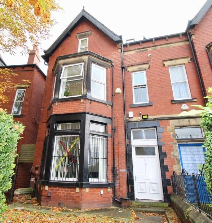 Attractive red-brick period terrace with bay wi...