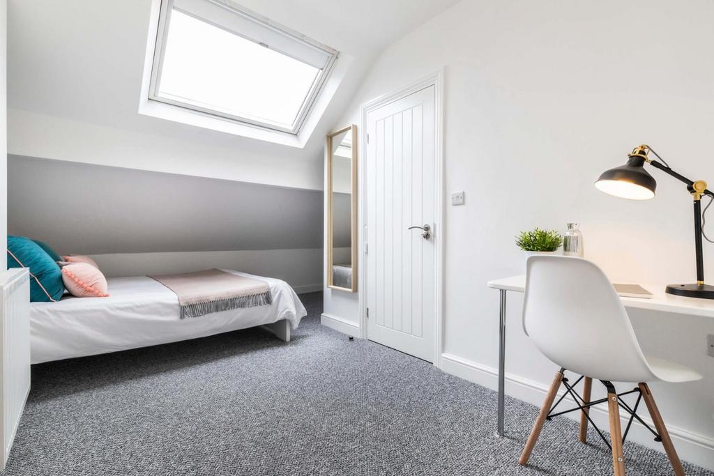 Bright, well-presented bedroom with a comfortab...