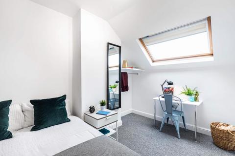 6 bedroom house to rent, Mayville Street, Leeds LS6